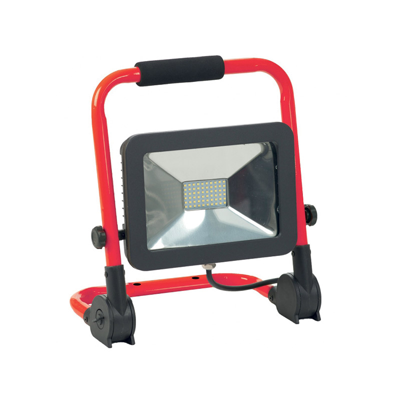 projecteur-chantier-filaire-30w-led---3300lum-638f62a48da49814904404.jpg