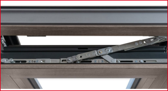 Découvrez les ferrures TITAN de SIEGENIA, offrant des solutions innovantes pour la production de fenêtres en bois et PVC, assurant efficacité, flexibilité et sécurité.