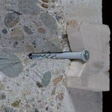 Cheville à frapper col plat