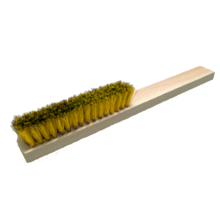 BROSSE JOAILLERIE MANCHE BOIS LG.220 MM 4 RANGS LAITON ONDULÉ 0,15 MM (vignette) Brosse joaillerie manche bois lg.220 mm 4 rangs laiton ondulé 0,15 mm