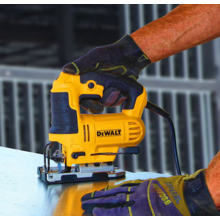 Scie sauteuse à poignée supérieure 650 w